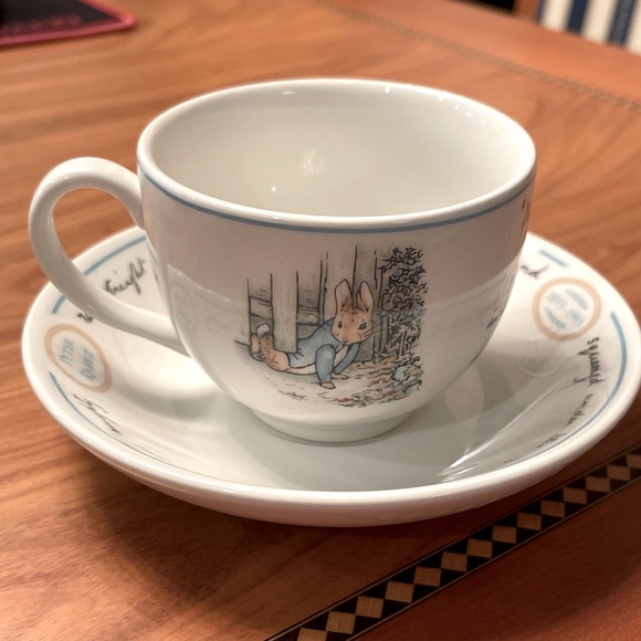 Wedgwood Peter Rabbit 100th Anniversary 1893-1993 teacup and saucer England - Picture 1 of 6